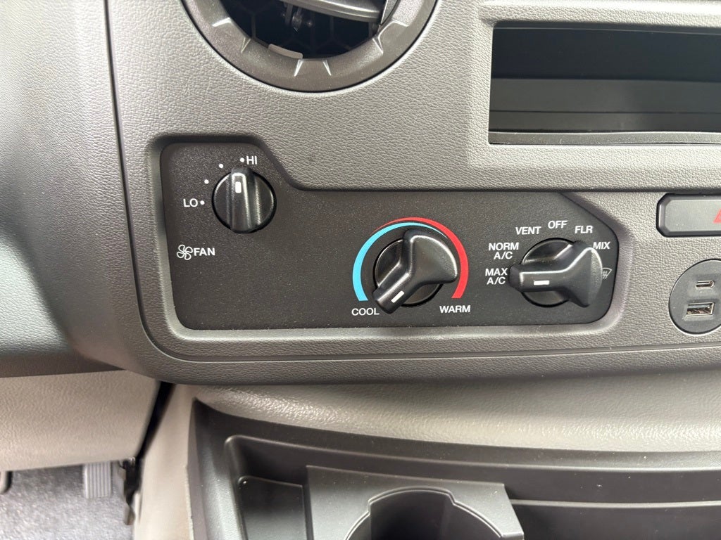 2025 Ford E-350SD Base Cutaway