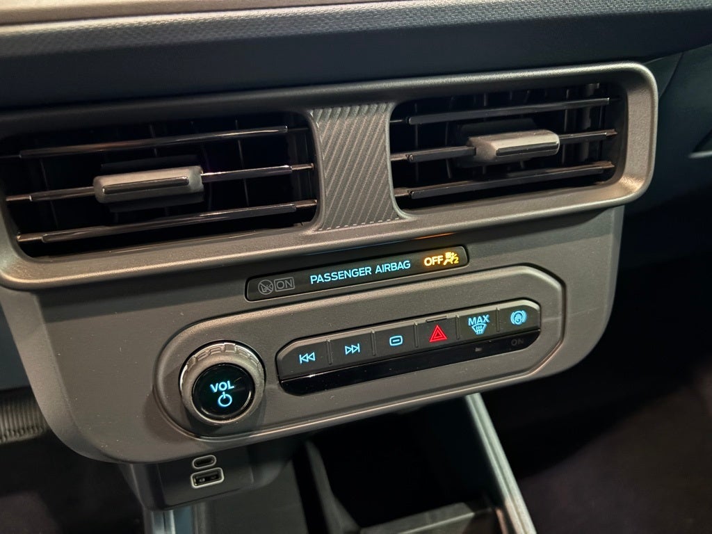 2025 Ford Maverick XL