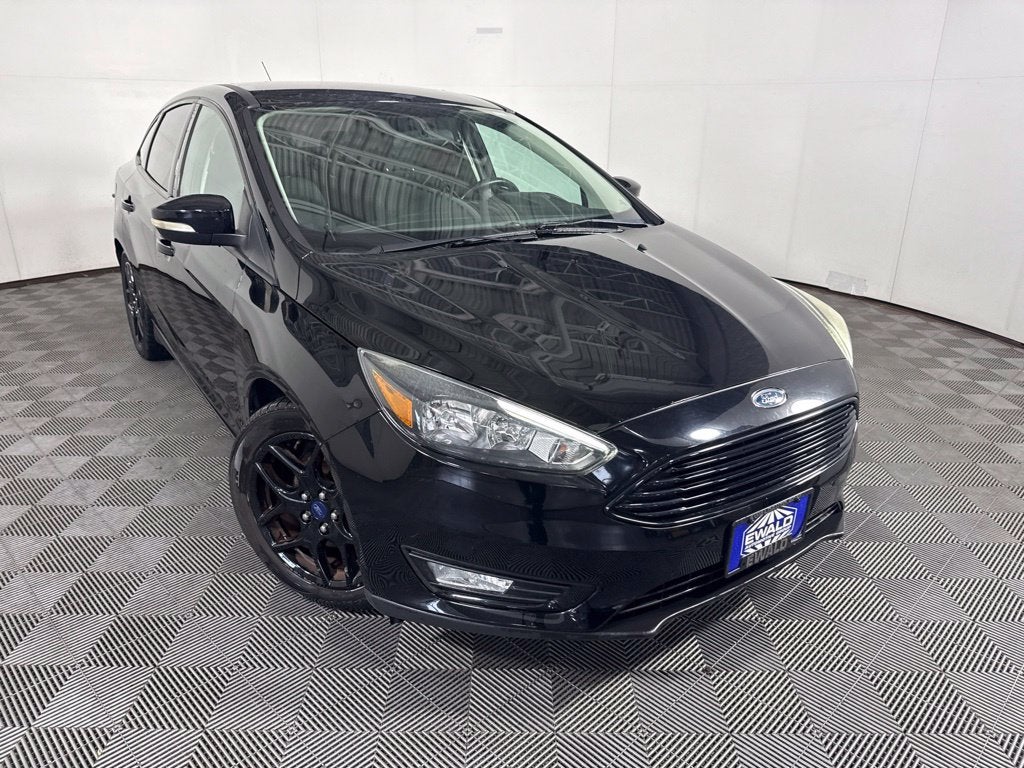 Used 2016 Ford Focus SE with VIN 1FADP3FE2GL252462 for sale in Cudahy, WI
