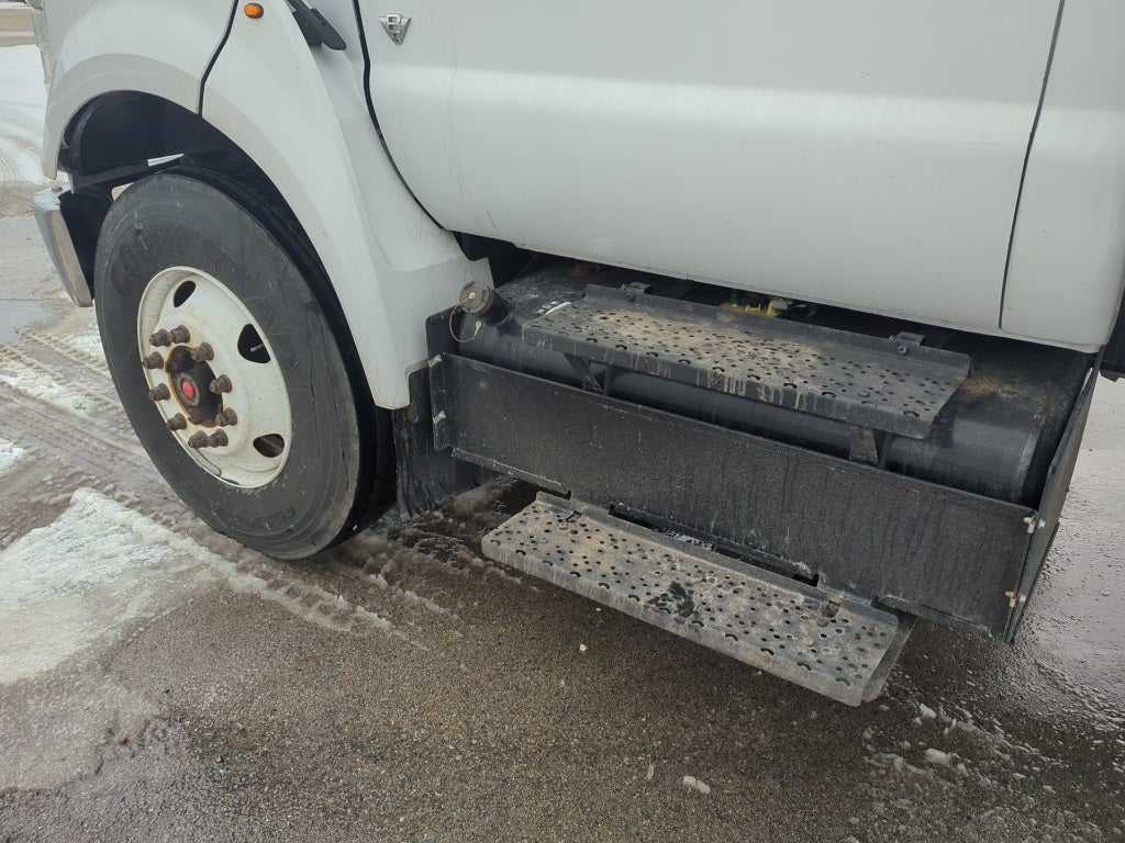 2022 Ford F-750SD Base BOX TRUCK