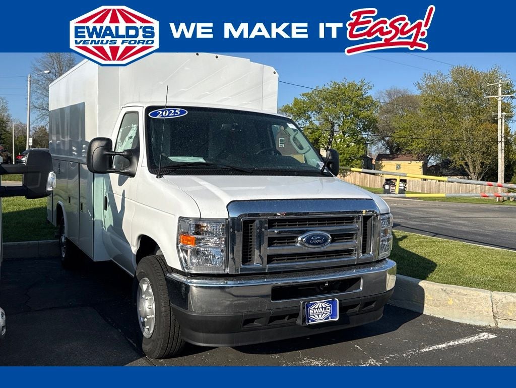 2025 Ford E-Series SRW E-350 Super Duty 138 in WB's photo