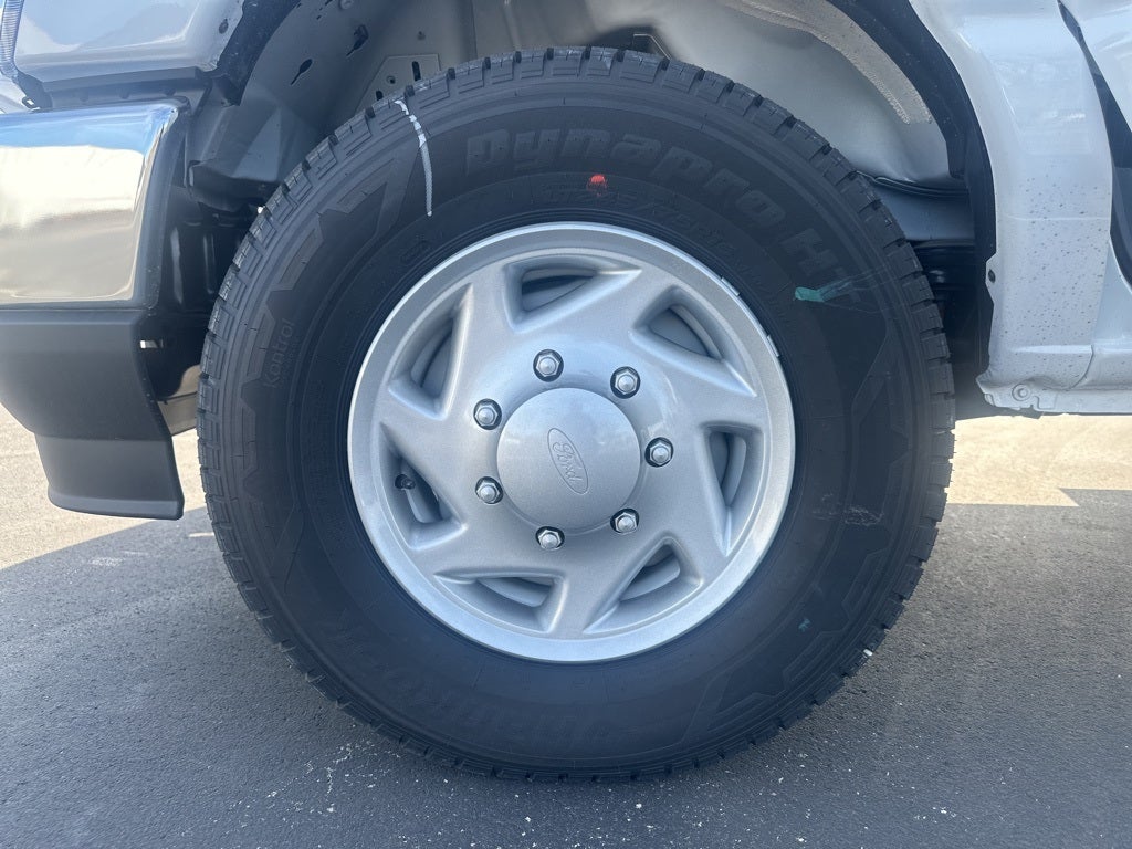 2025 Ford E-350SD Base Cutaway