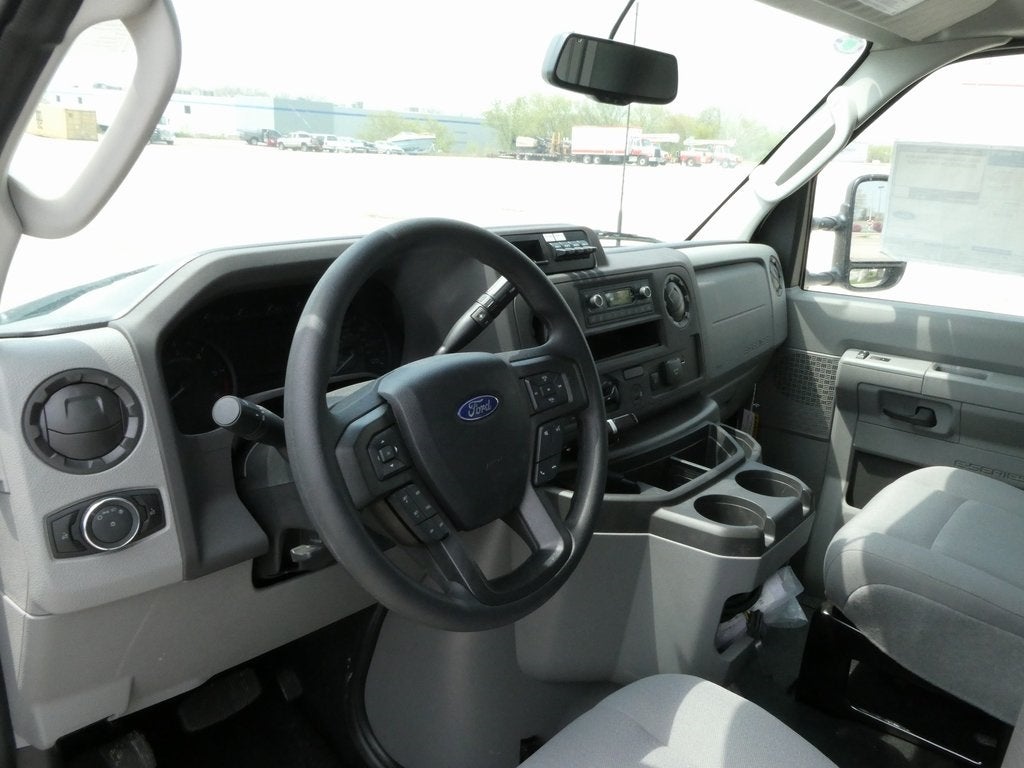 2025 Ford E-350SD Base Cutaway