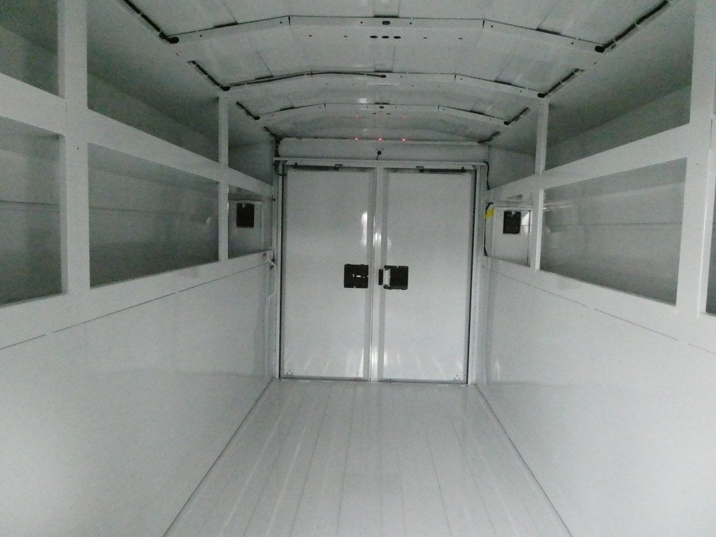 2025 Ford E-350SD Base Cutaway