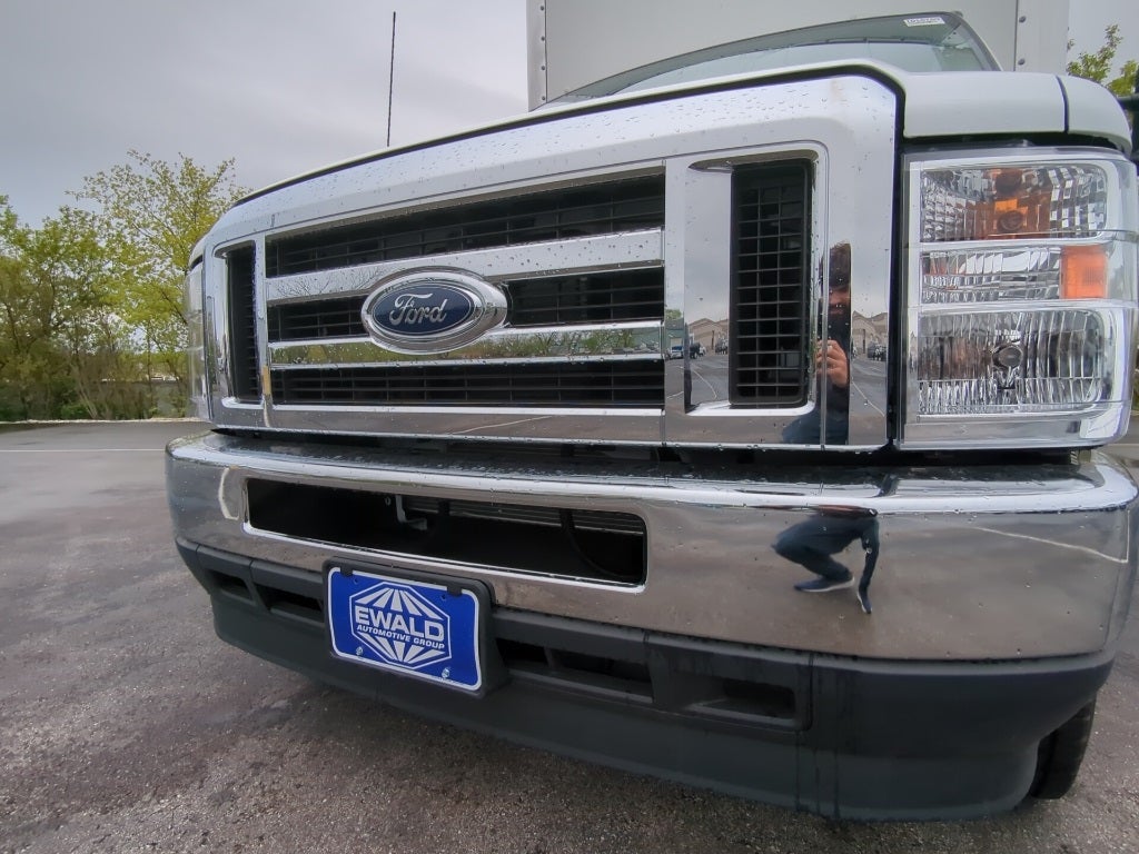 2024 Ford E-450SD Base DRW