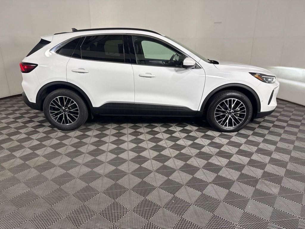 2023 Ford Escape Plug-In Hybrid Base