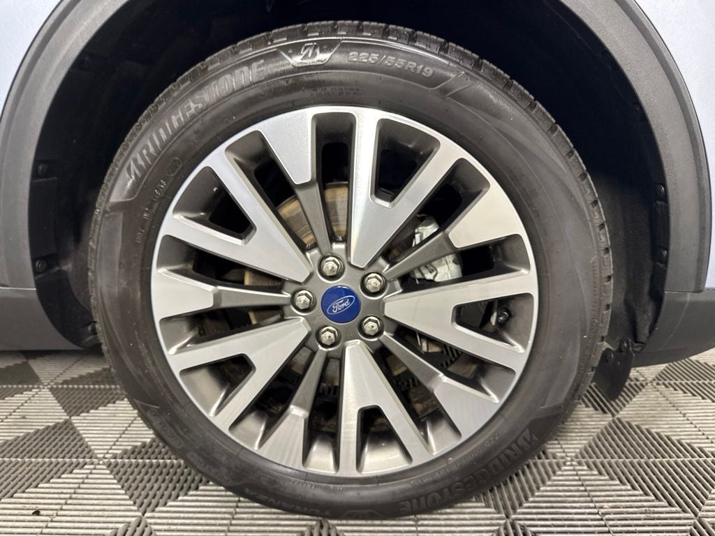 2022 Ford Escape Hybrid Titanium
