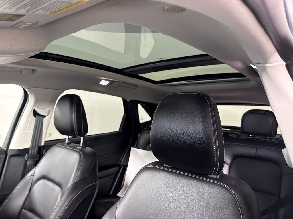 2022 Ford Escape Hybrid Titanium