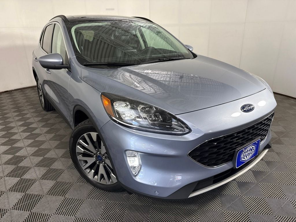 2022 Ford Escape Hybrid Titanium
