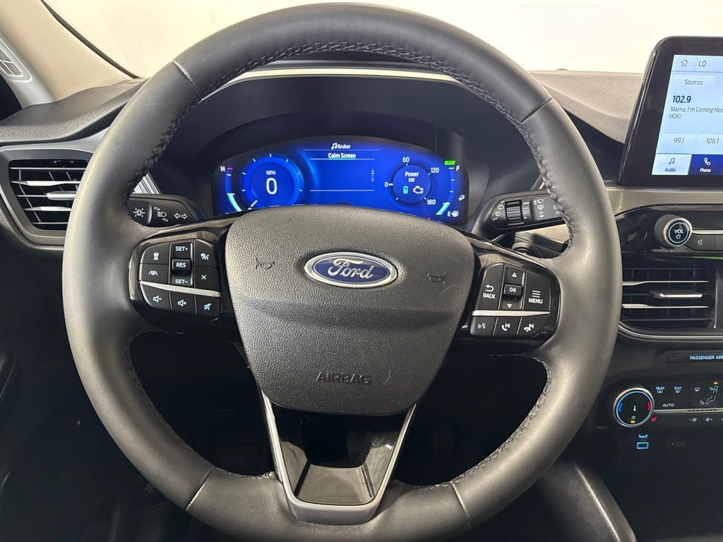 2022 Ford Escape Hybrid Titanium
