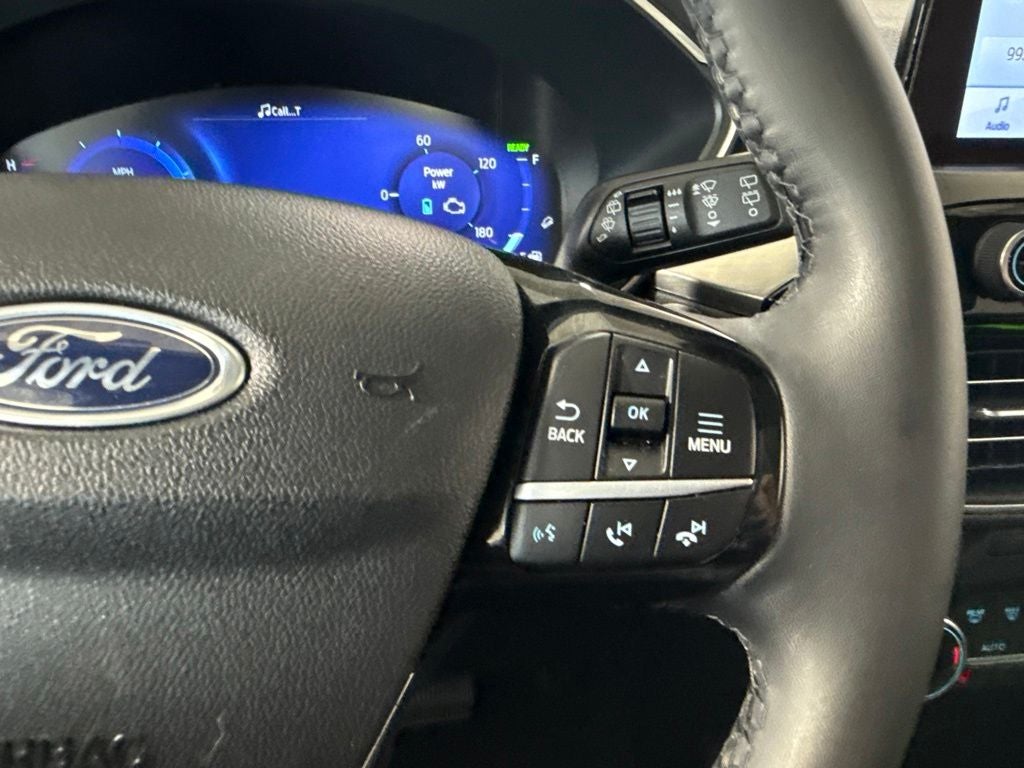 2022 Ford Escape Hybrid Titanium