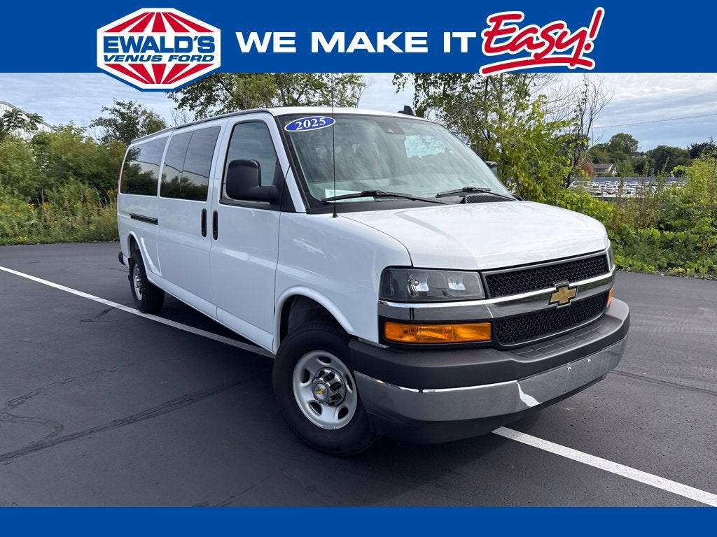 2025 Chevrolet Express 3500 LT Passenger