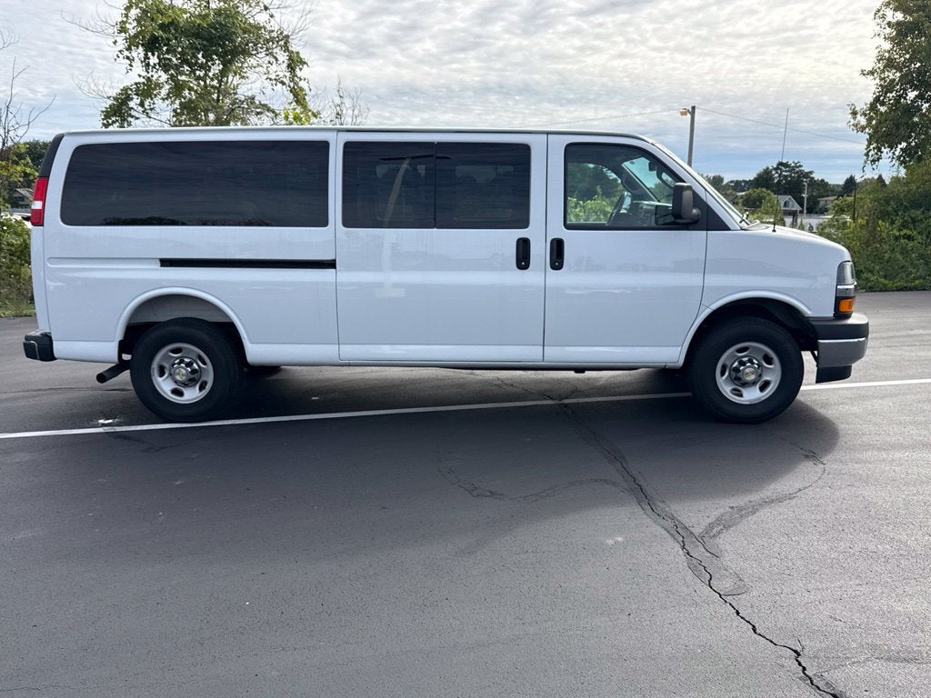 2025 Chevrolet Express 3500 LT Passenger