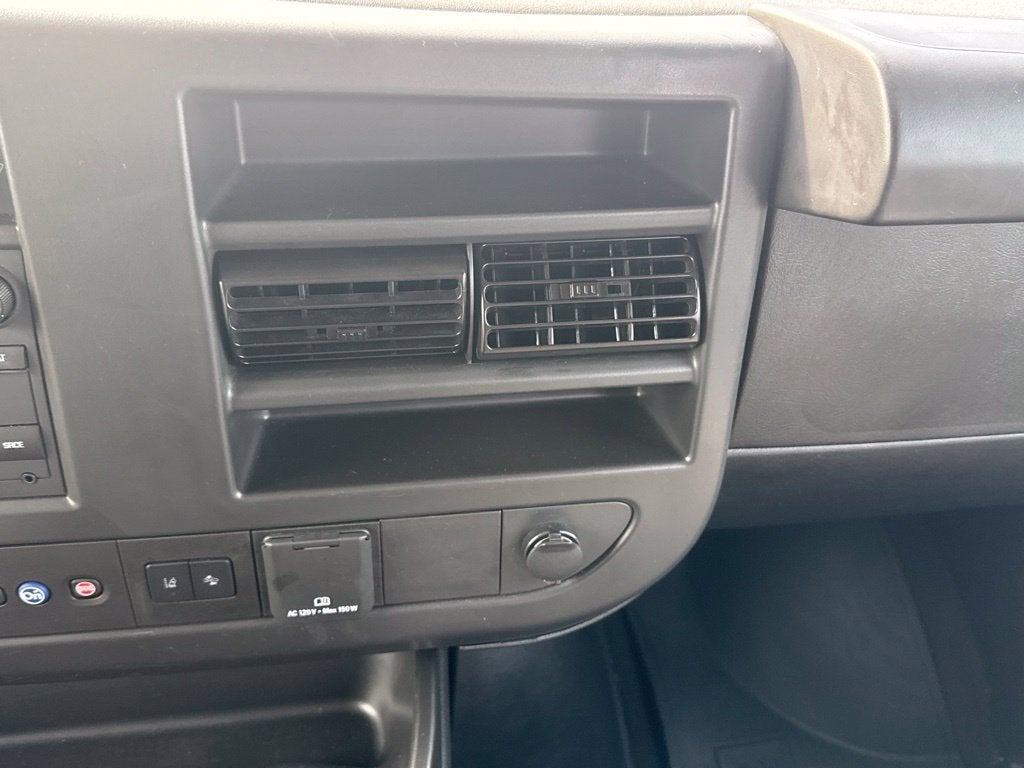 2025 Chevrolet Express 3500 LT Passenger