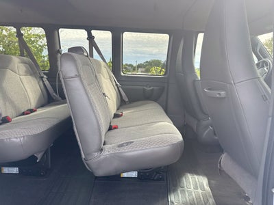 2025 Chevrolet Express 3500 LT Passenger