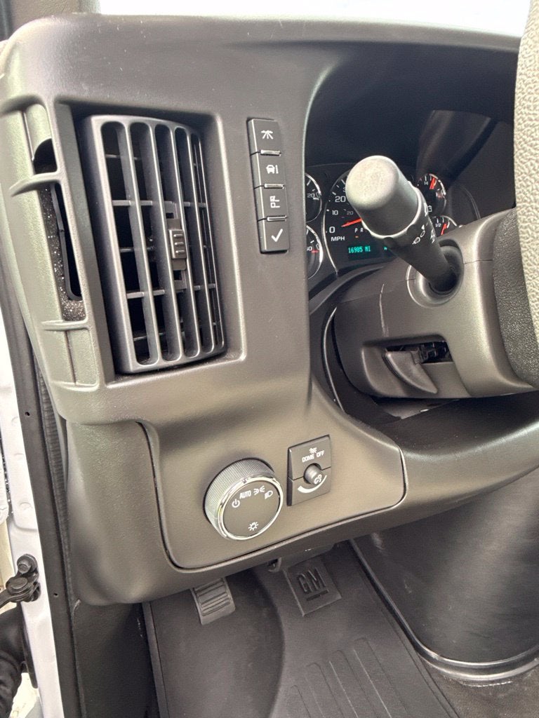 2025 Chevrolet Express 3500 LT Passenger