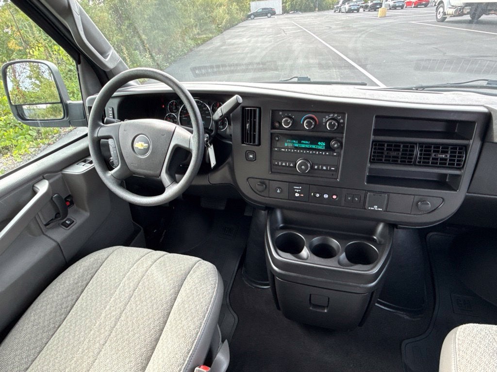 2025 Chevrolet Express 3500 LT Passenger
