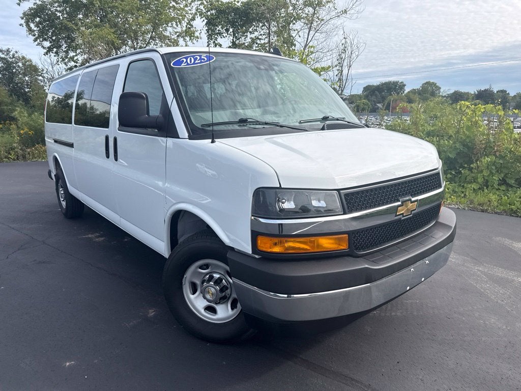 2025 Chevrolet Express 3500 LT Passenger