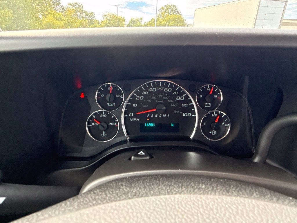 2025 Chevrolet Express 3500 LT Passenger