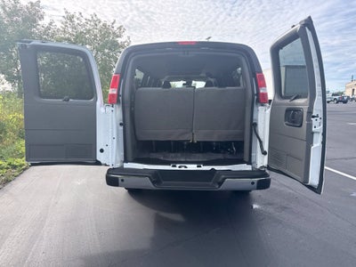 2025 Chevrolet Express 3500 LT Passenger