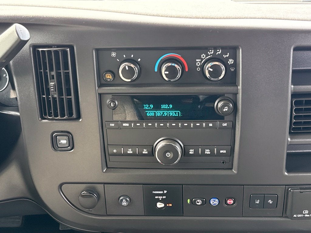 2025 Chevrolet Express 3500 LT Passenger