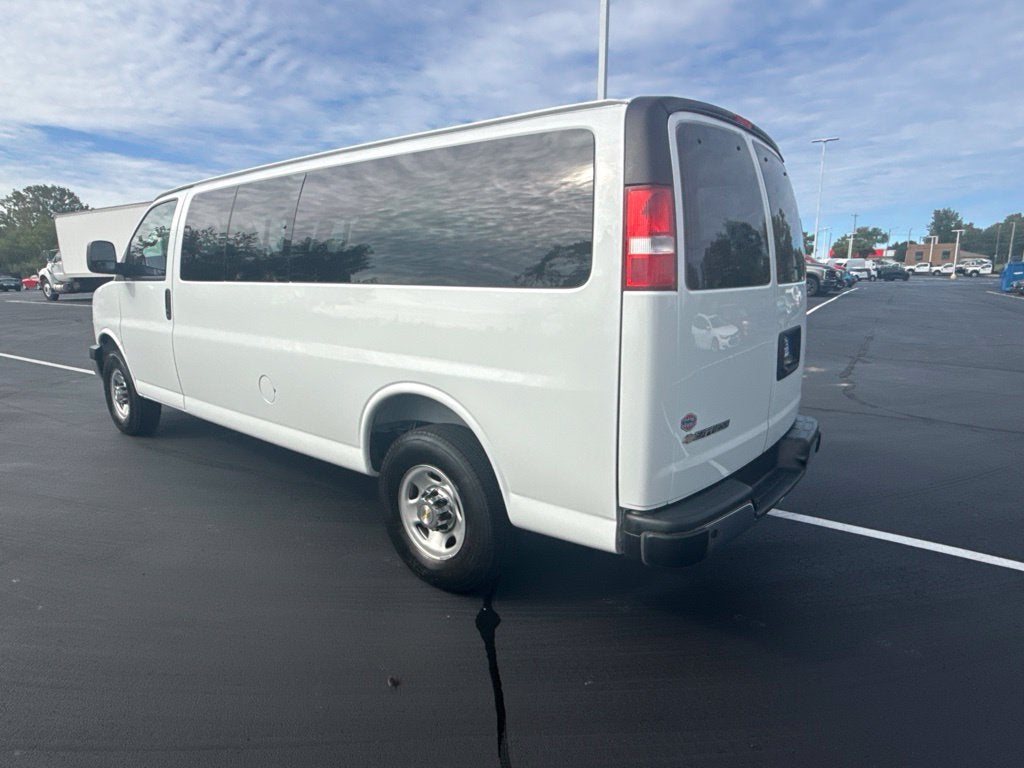 2025 Chevrolet Express 3500 LT Passenger