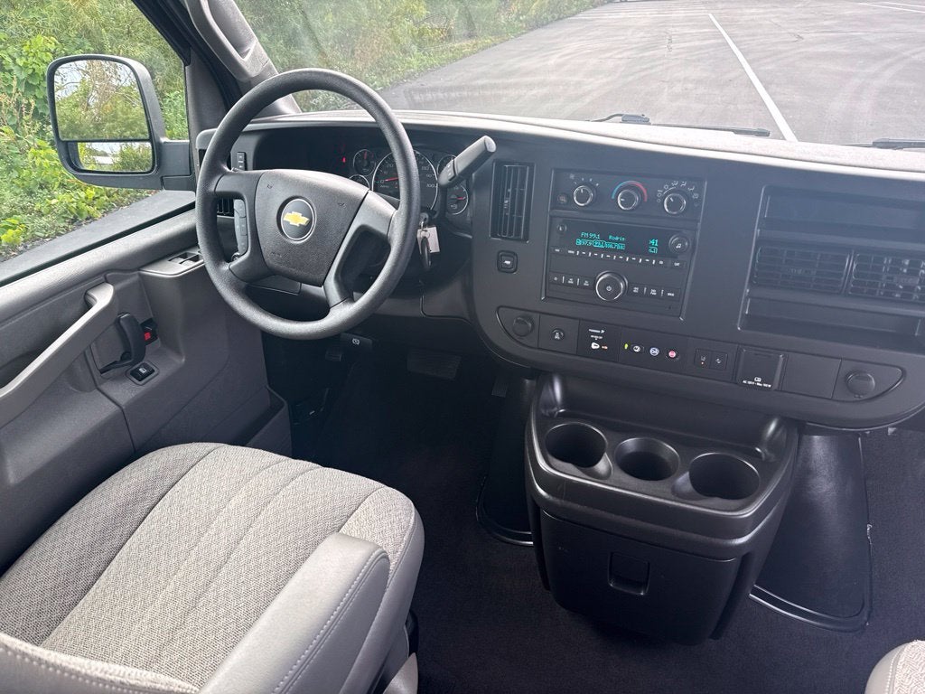 2025 Chevrolet Express 3500 LT Passenger