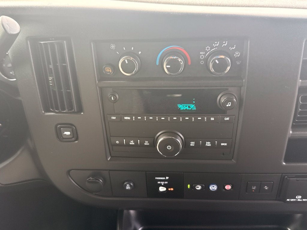 2025 Chevrolet Express 3500 LT Passenger