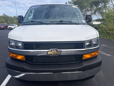 2025 Chevrolet Express 3500 LT Passenger