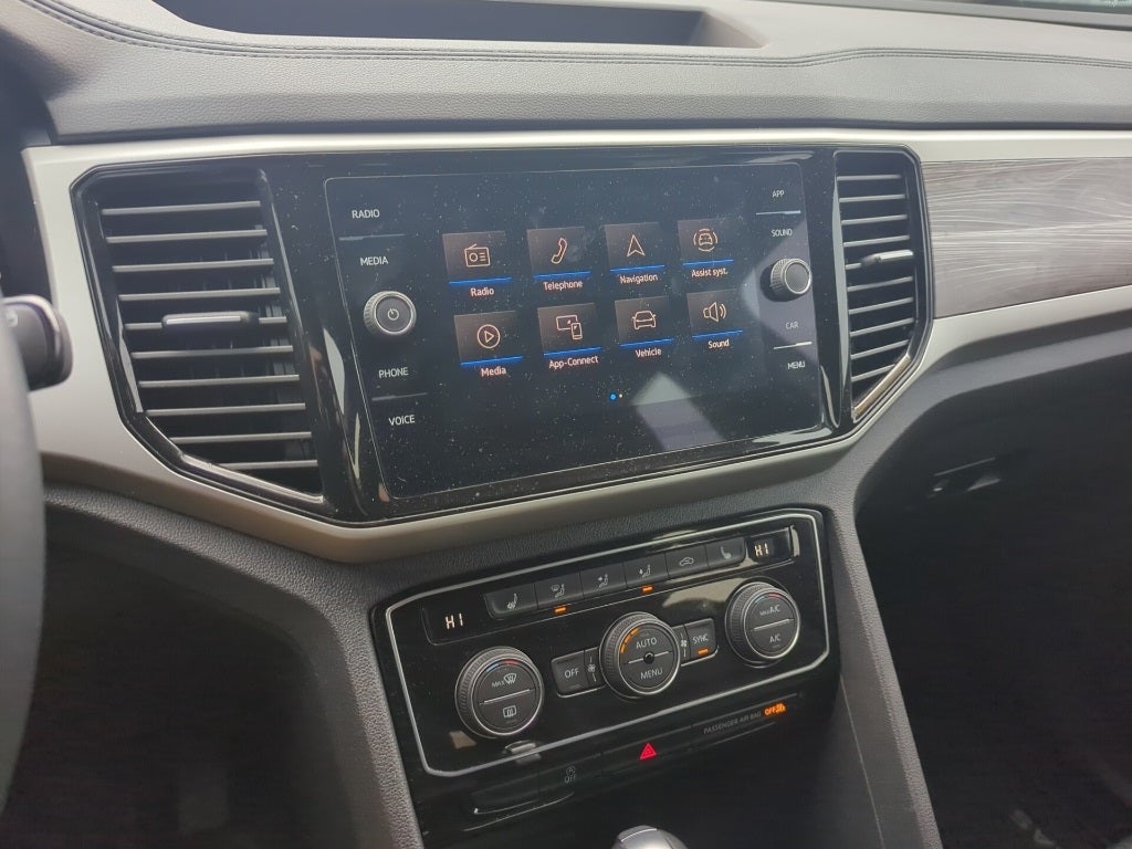 2023 Volkswagen Atlas Cross Sport 2.0T SE w/Technology