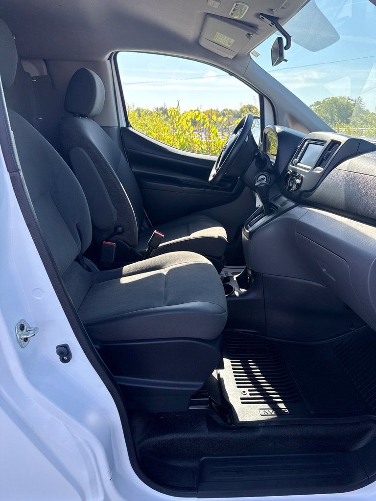 2021 Nissan NV200 S